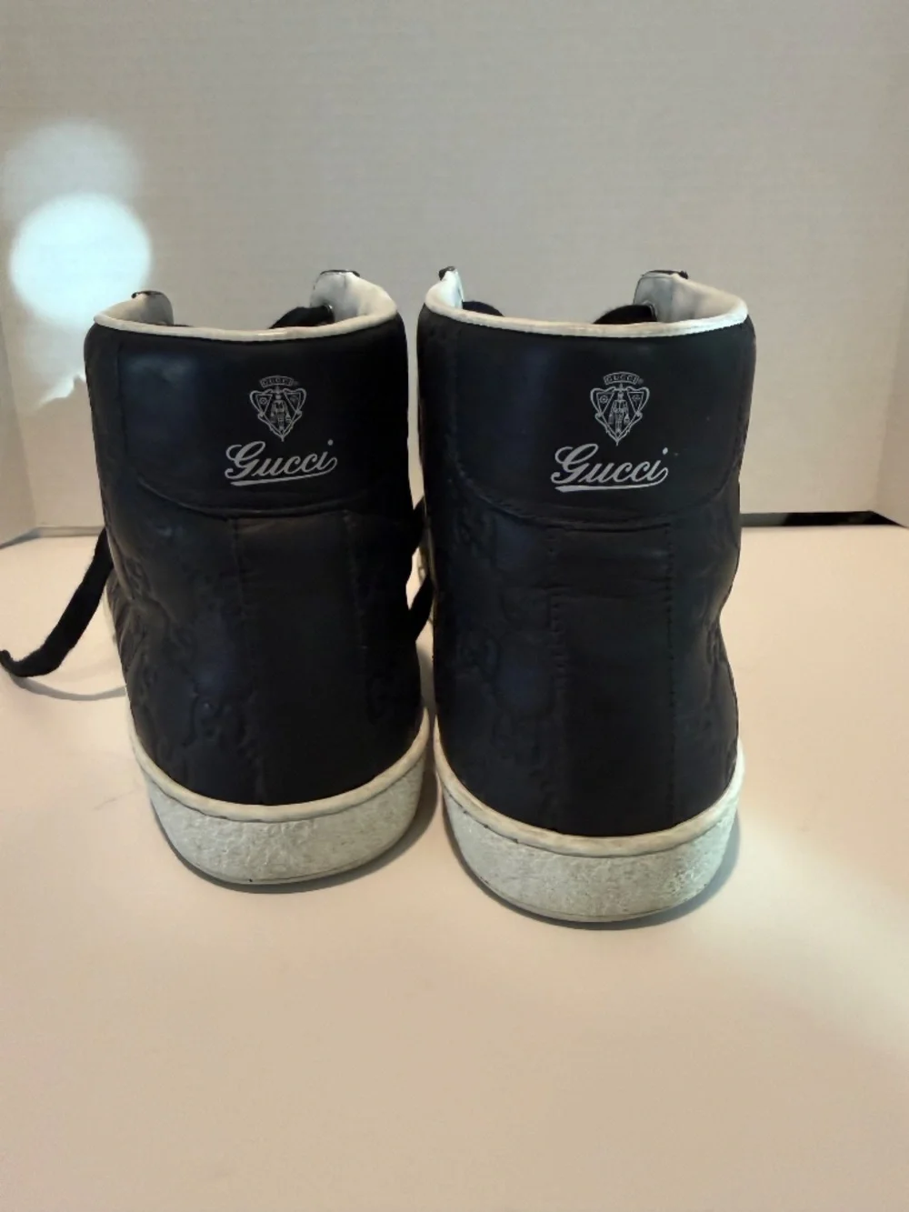 GUCCI Signature Hi Top Sneakers Black Leather 10 US